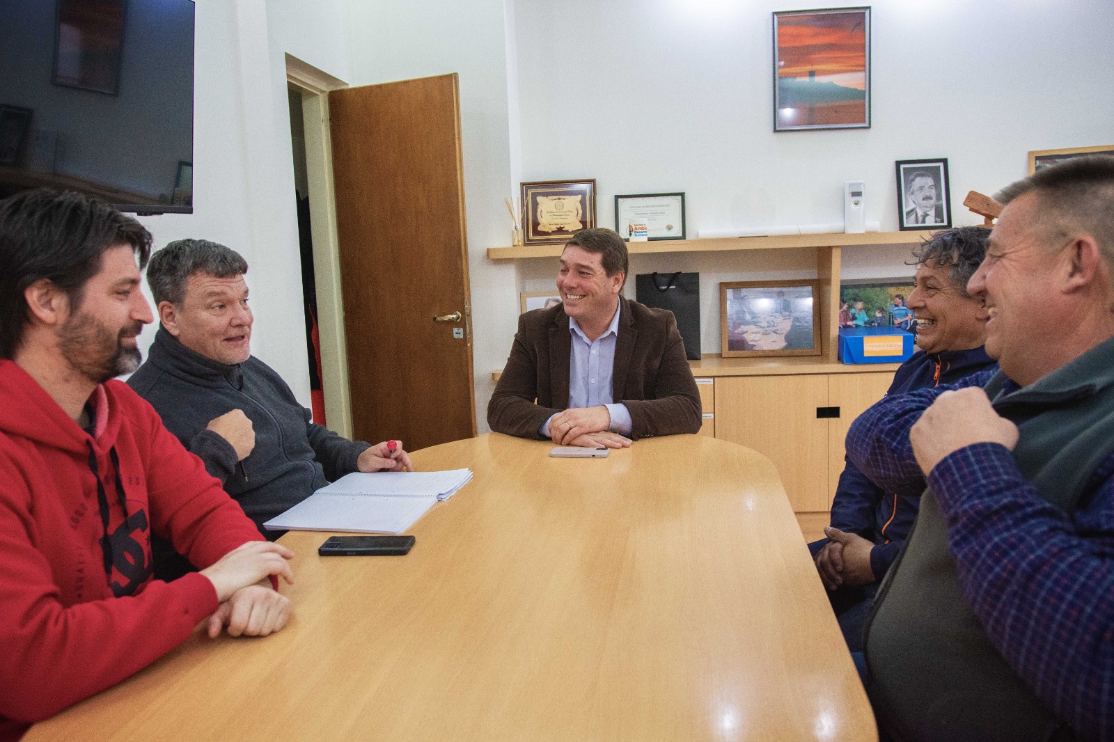 Biss recibió a la Asociación de Motociclismo del Valle: Dialogaron sobre la institución y las próximas competencias a realizarse