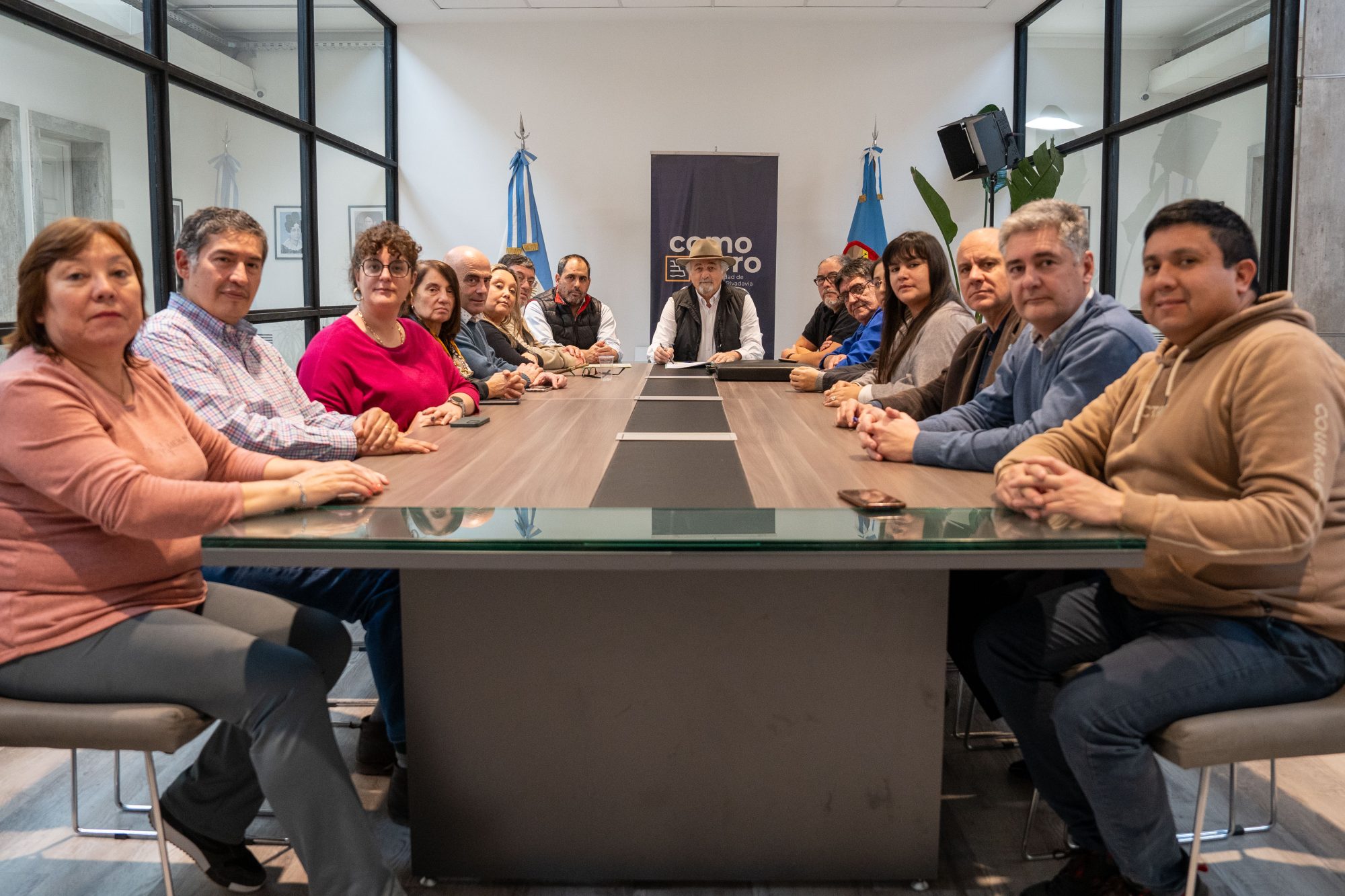 El Municipio de Comodoro junto a los representantes de SOEM y APJ rubricaron el acta acuerdo por el aumento salarial de un 20%