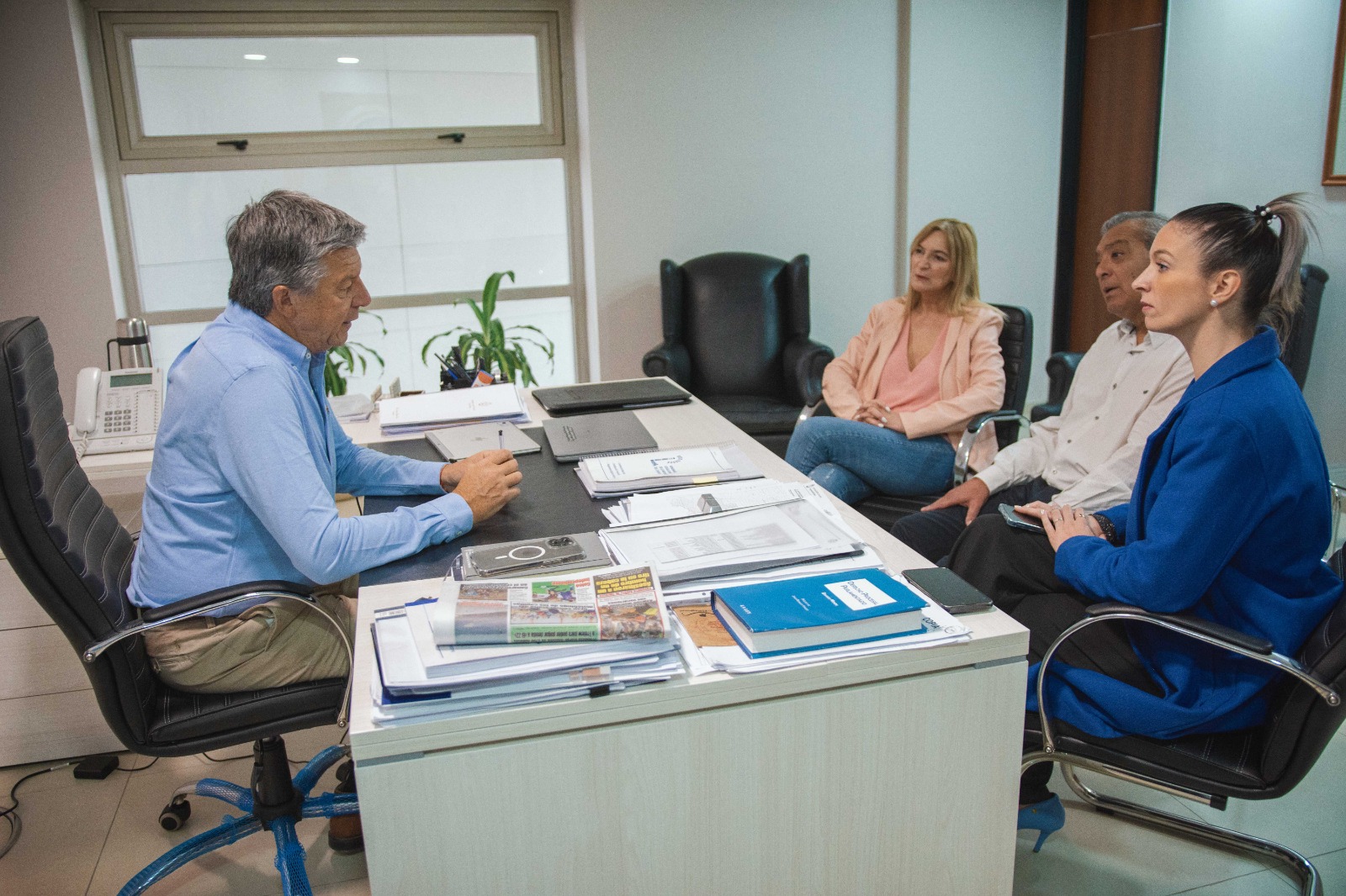 Rawson: Funcionarios se reunieron con el Vicegobernador para avanzar en los preparativos de la Feria Municipal del Libro