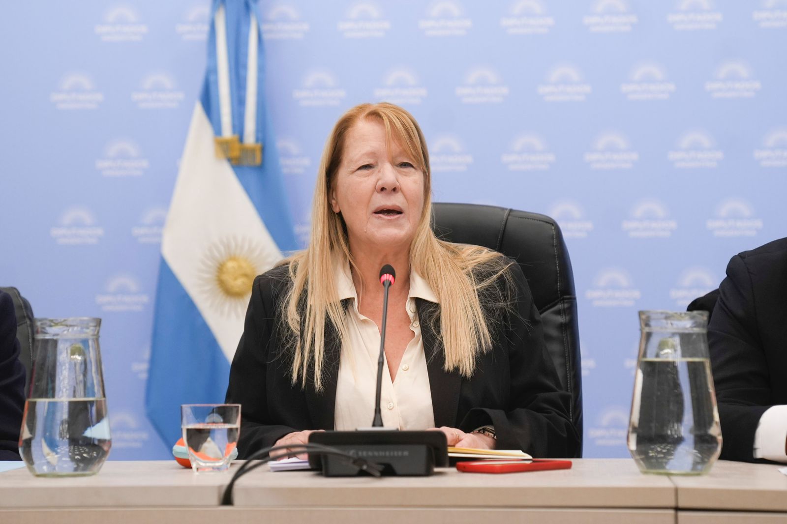 Stolbizer impulsa proyecto para juicios en ausencia en caso de crímenes graves como el atentado a la AMIA