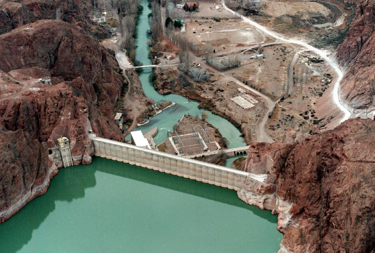 Torres cerró filas con gobernadores patagónicos y manifestó su apoyo a la radicación de la planta de gas licuado en Río Negro