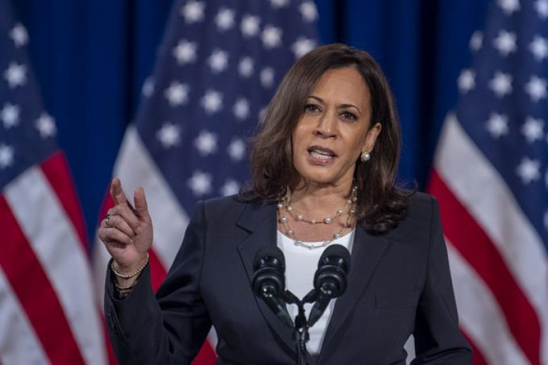 Tras bajarse de la candidatura, Joe Biden respaldó a Kamala Harris para sucederlo