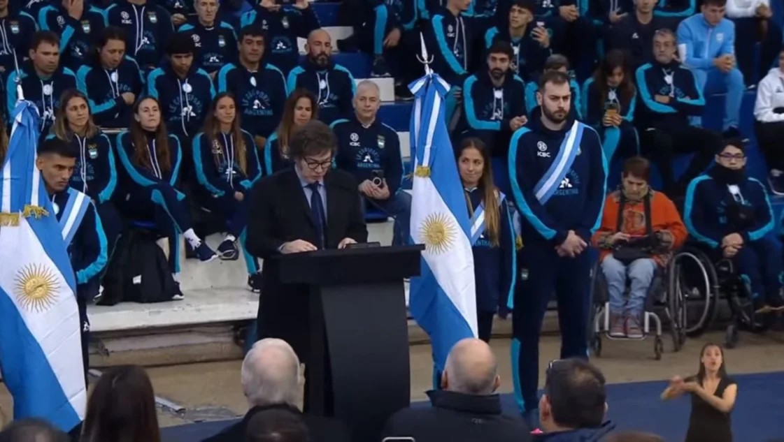 Milei despidió a los atletas que irán a los Juegos de París y sorprendió con una llamativa frase: “Nunca imaginé ser Presidente”