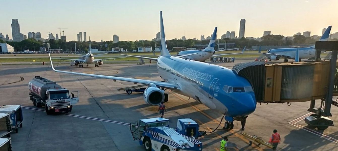 Aerolíneas Argentinas acusó a los gremios aeronáuticos de provocarle a la empresa pérdidas por 500 mil dólares