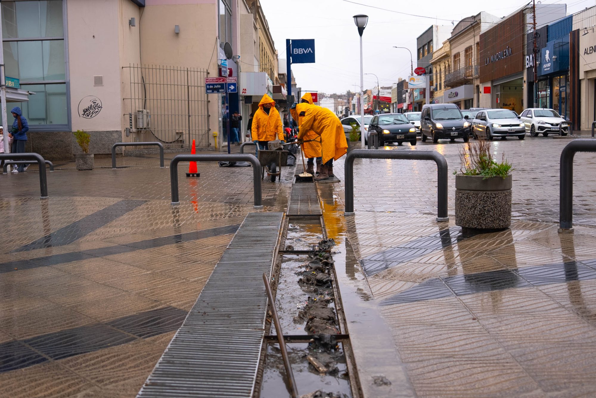 El Municipio de Comodoro refuerza las tareas preventivas por alerta de lluvias fuertes y marejadas