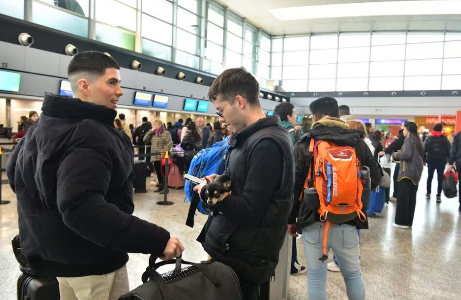 Por asambleas gremiales, Aerolíneas Argentinas reprograma vuelos internacionales y de cabotaje