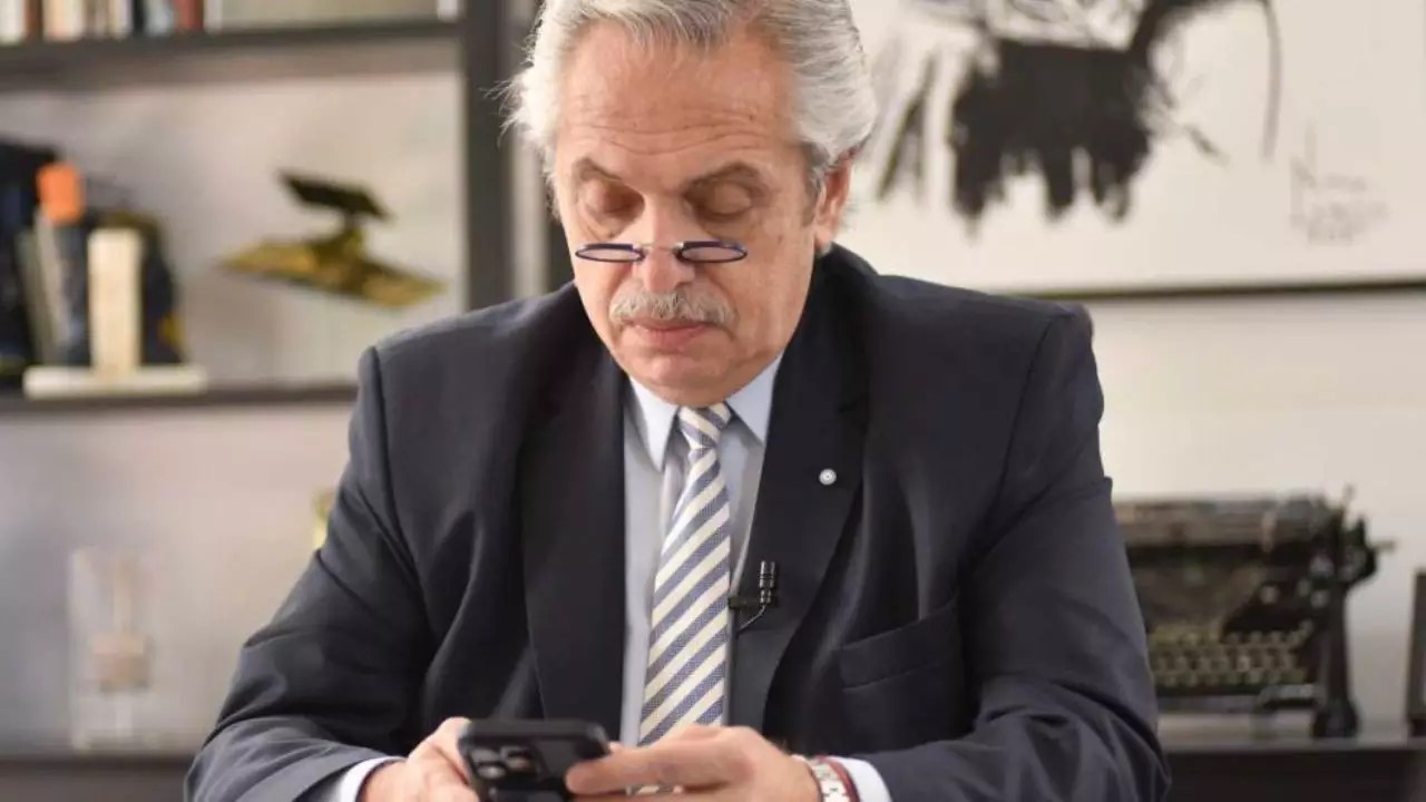 Alberto Fernández pidió una cautelar para que Google, Facebook, X, Yahoo y medios no difundan imágenes íntimas