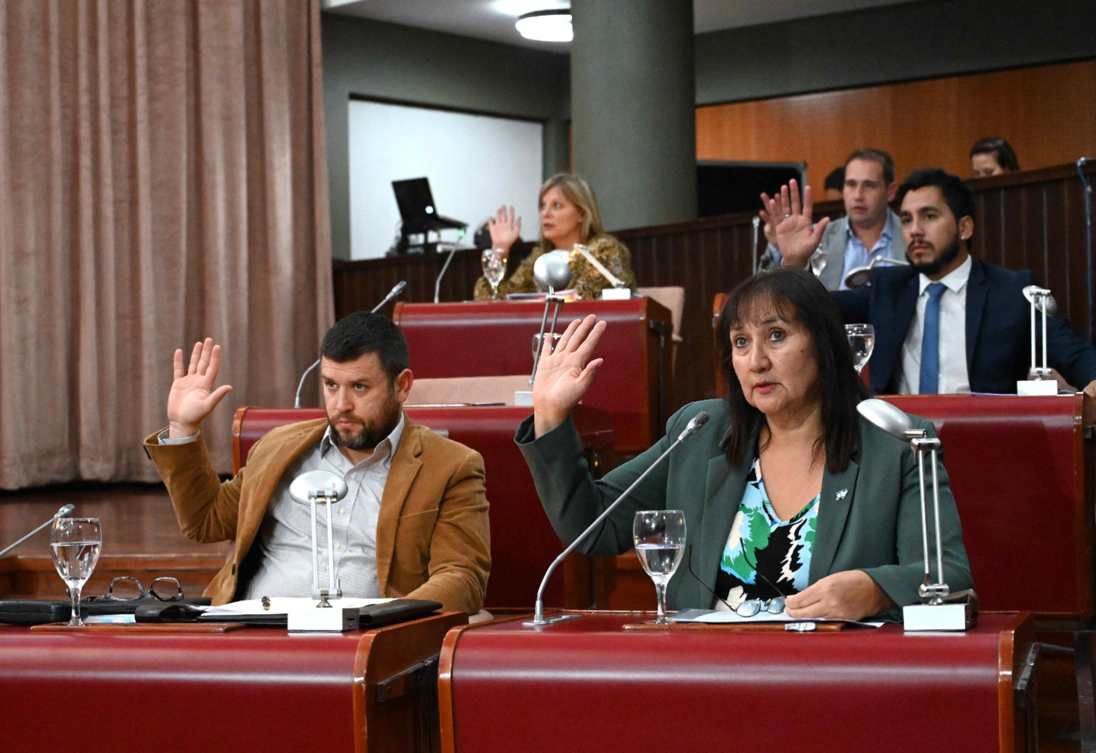 Diputados de “Arriba Chubut” repudiaron la visita de legisladores nacionales de “La Libertad Avanza” a genocidas