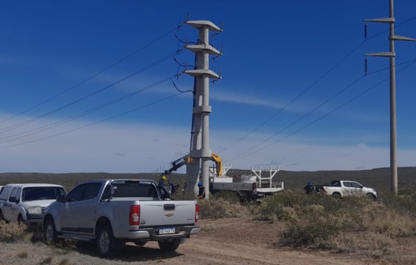Prendieron fuego líneas de energía, dejaron sin luz a Gaiman, Dolavon y 28 de Julio y el Gobierno trabaja para restituir la electricidad en el Valle