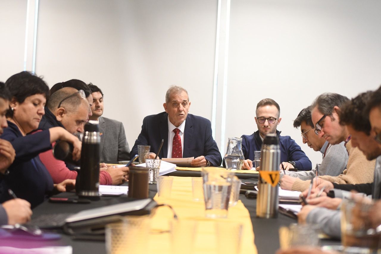 Paritaria docente: El Gobierno del Chubut acordó un aumento salarial del 20% en tres meses y mejoras en el ítem “Zona Patagónica”