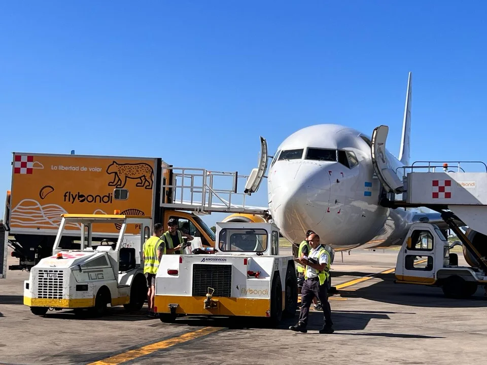Se rompe el monopolio de Intercargo: Flybondi fue habilitada para brindar servicio de handling a otras aerolíneas