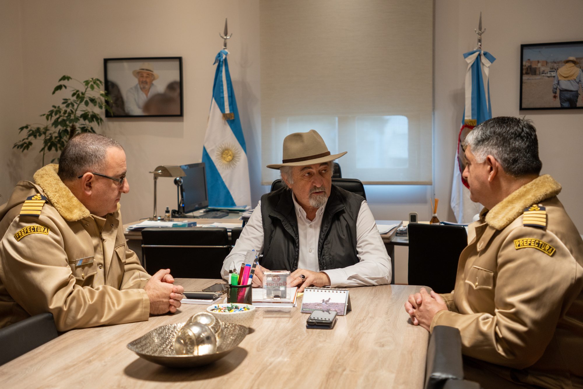 Macharashvili recibió al Director Región Sur de Prefectura y dialogaron sobre el trabajo mancomunado entre la Fuerza y el Municipio