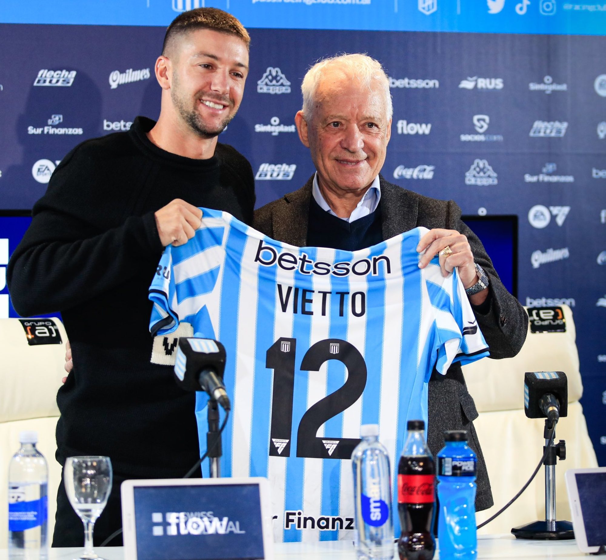 Vietto volvió a Racing y desde el club le pegaron a Acuña: “El que quiere volver, vuelve”