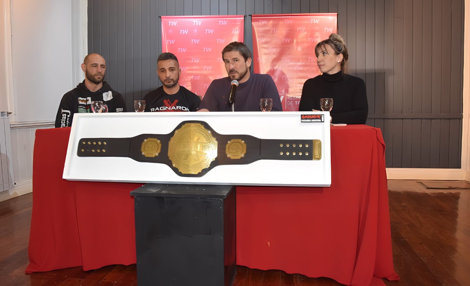 Merino encabezó la presentación de la 18ª edición del Ragnarok Patagonia Argentina: “El deporte y este tipo de eventos ayudan a posicionar a la ciudad”