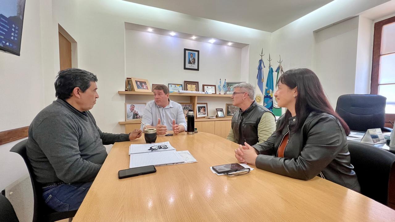 Biss articula acciones para el avance del proyecto del muelle flotante de Rawson