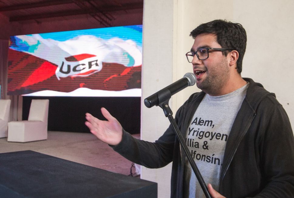 Flores Revillot repudió los dichos de Milei sobre la figura de Raúl Alfonsín