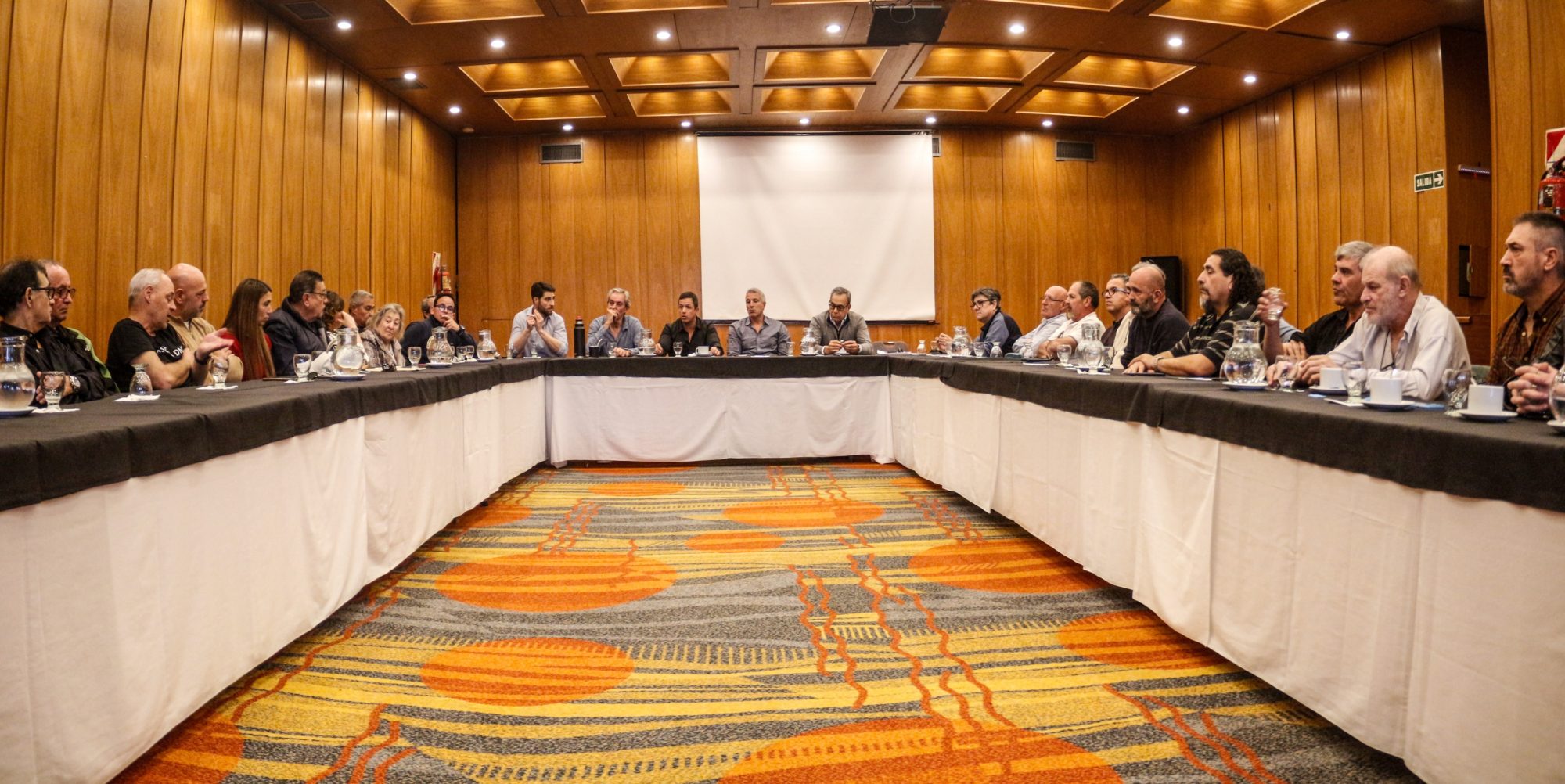 El sector pesquero rechazó de forma unánime la privatización de la hidrovía