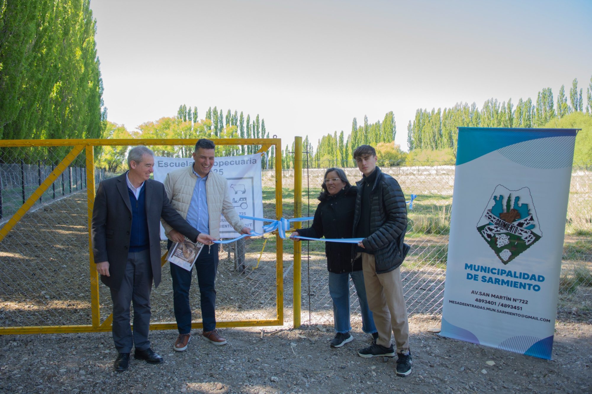Importante agenda de Pan American Energy junto al Municipio de Sarmiento: cerco para la escuela agraria y equipamiento a Bomberos