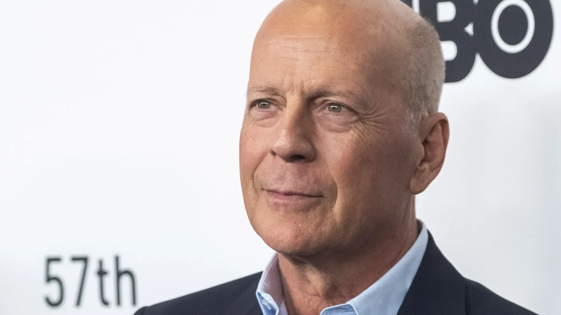 Revelan fotos actuales de Bruce Willis en las calles de Los Ángeles