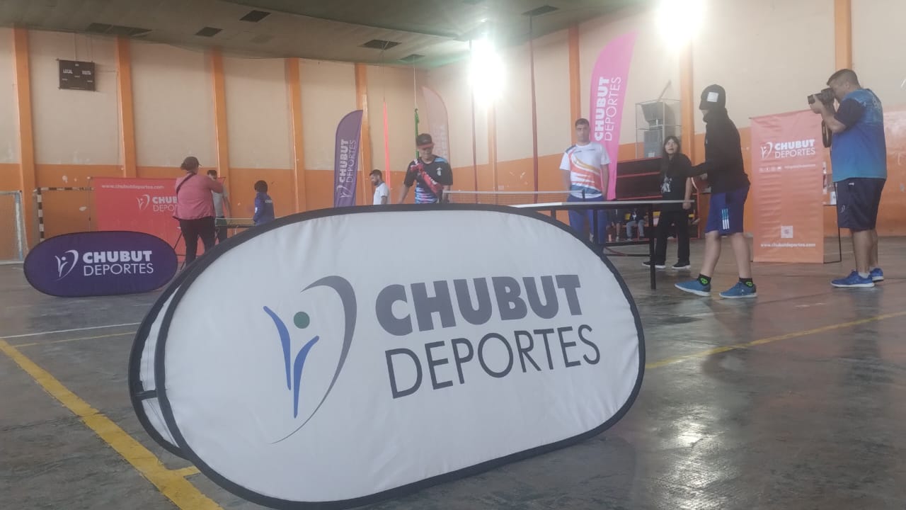 Camarones: se iniciaron los Juegos Comunales con disciplinas de Atletismo y Tenis de Mesa