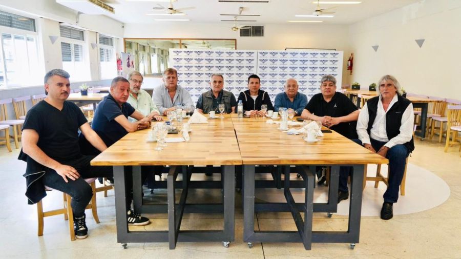 El Gobierno se reúne con distintos sectores de transporte para intentar quitarle peso a la convocatoria del paro paro el 30 de octubre