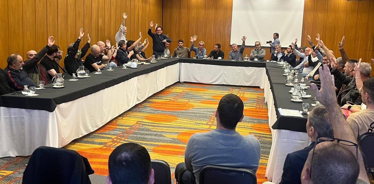 Chubut: Empresarios pesqueros cerraron filas y presentaron una última oferta al SOMU para arrancar la temporada de langostino con un precio de $ 1.200 el kilo