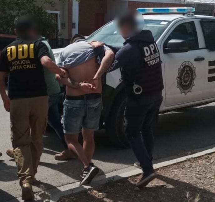 Trelew: la Policía del Chubut detuvo a tres sujetos por un robo agravado en Caleta Olivia