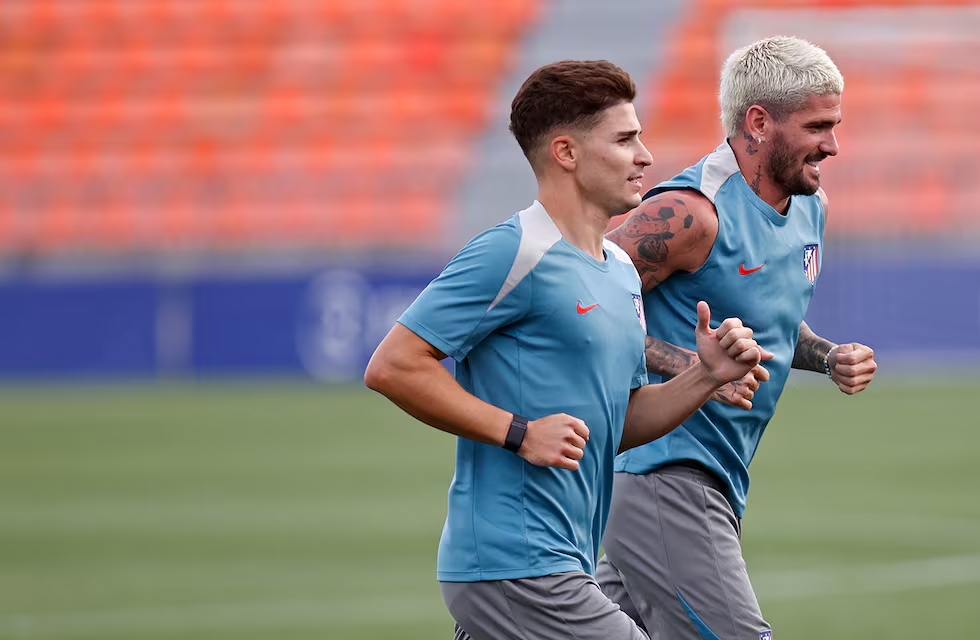 Agüero disparó contra Simeone y defendió a Julián Álvarez y De Paul