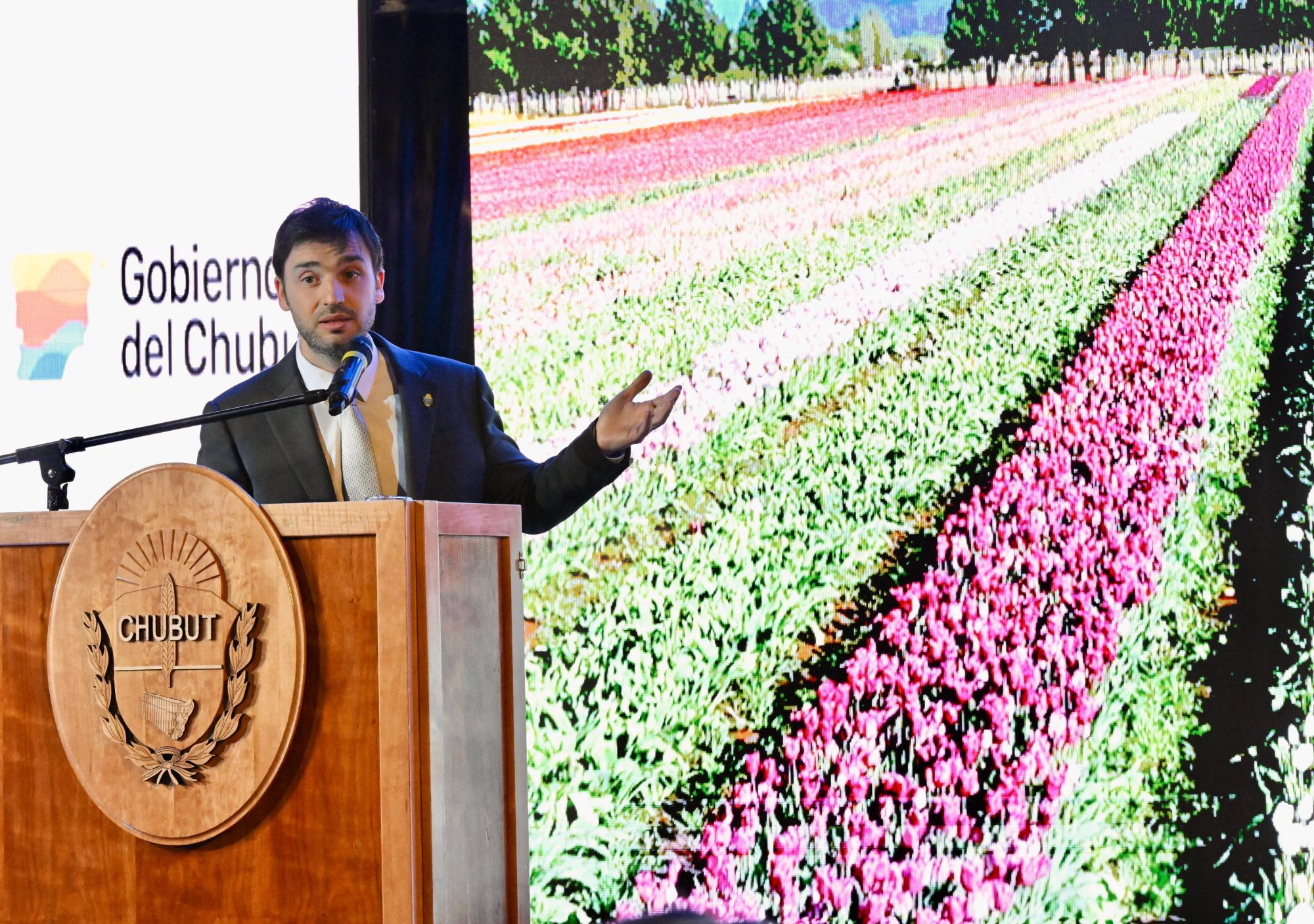Torres encabezó la apertura de la Convención Anual de Braztoa en Esquel: “Vamos a hacer que el mundo se enamore de la provincia más linda de la Argentina”