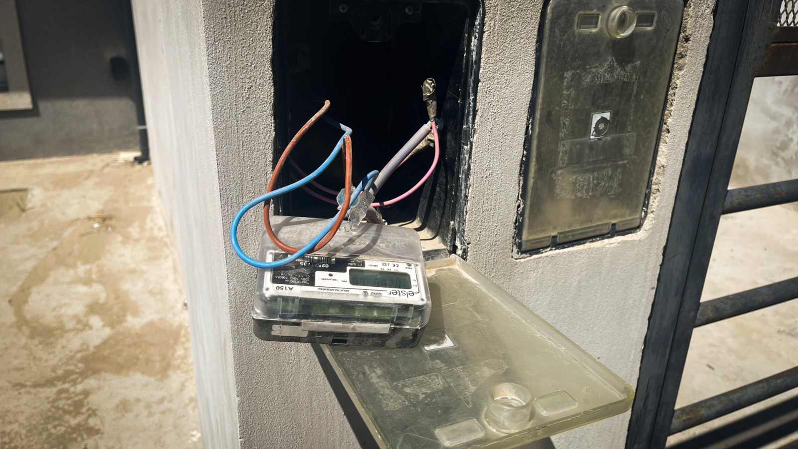 Detectan conexión clandestina de energía en dúplex de Trelew