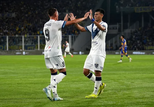 Vélez recibe a Sarmiento, en busca de un triunfo que lo acerque aún más al título en la Liga Profesional