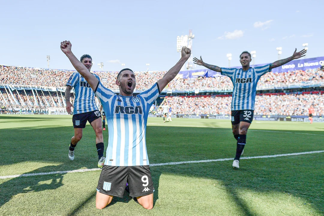 Racing visita a Rosario Central y sueña con conseguir un histórico “doblete”