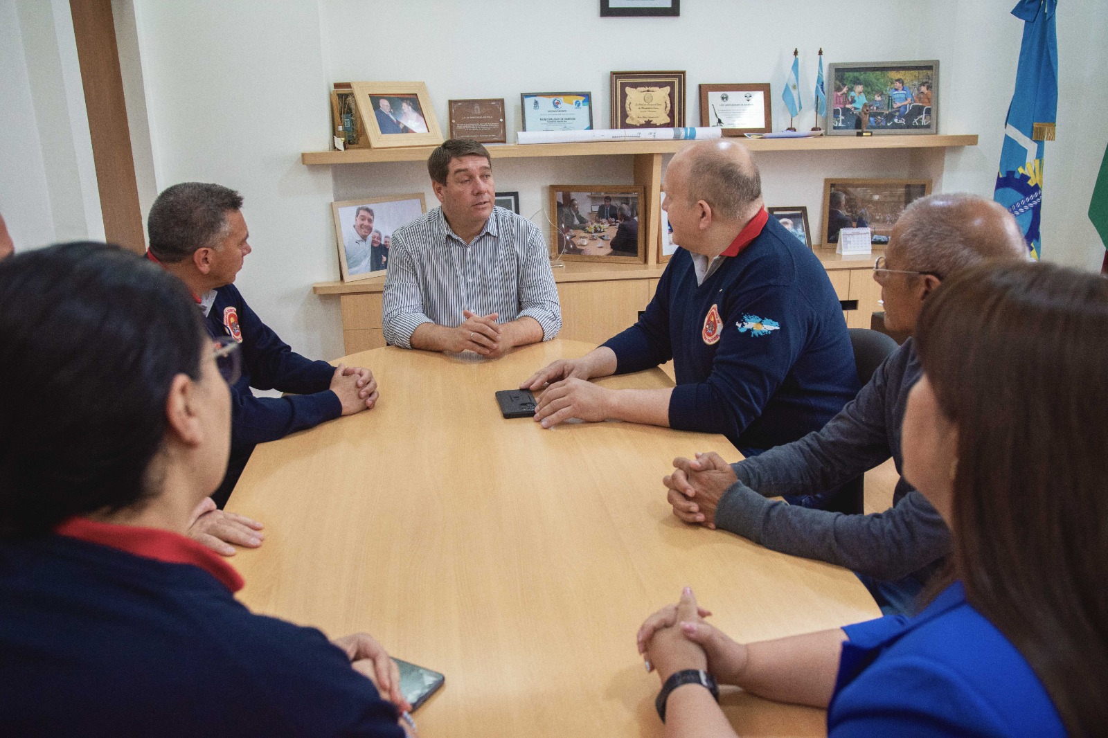 Biss recibió al presidente de la Federación Chubutense de Bomberos Voluntarios y dialogaron sobre la resolución que habilita el cobro de la tasa