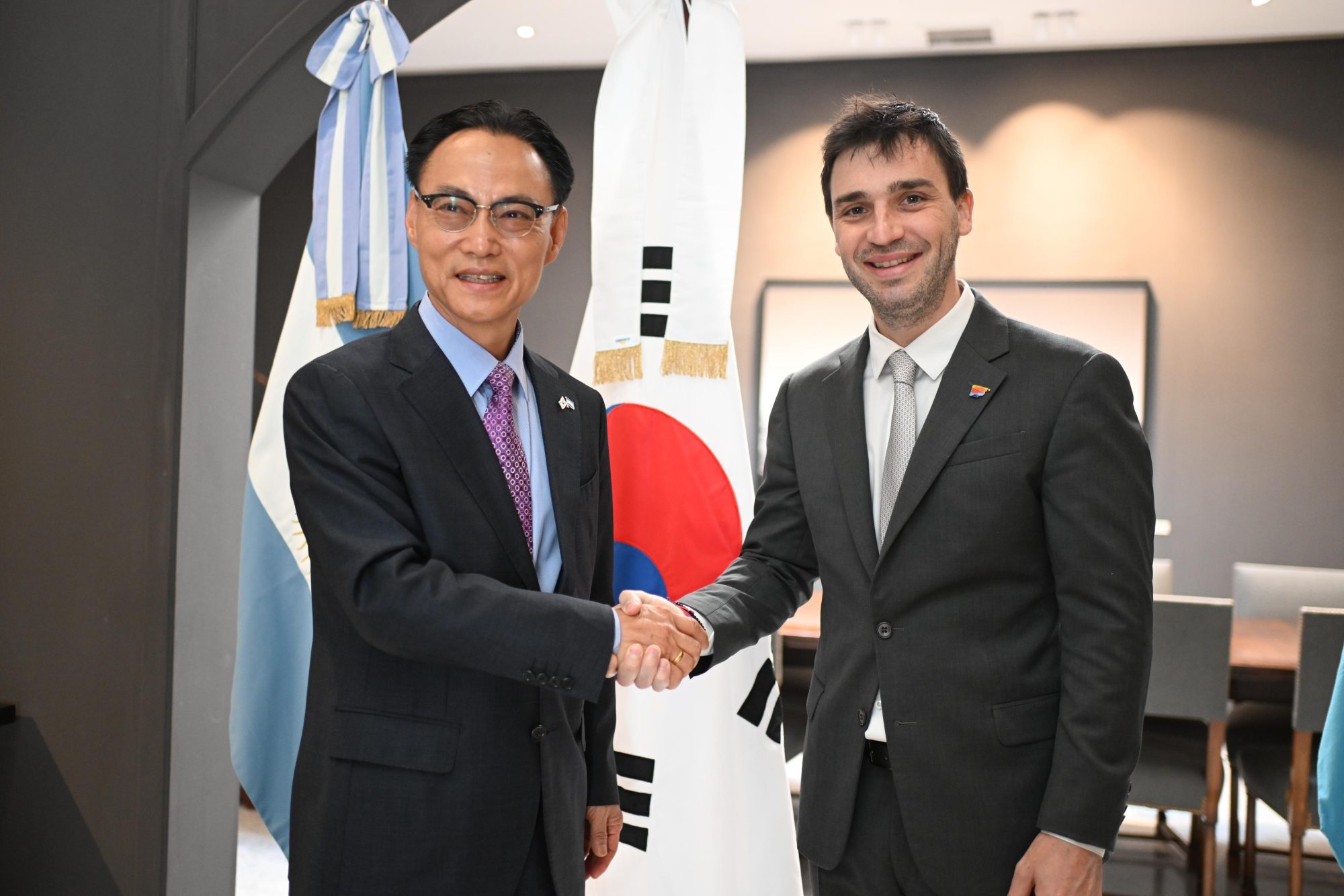 Torres recibió al embajador de Corea del Sur: “El que invierte en Chubut está invirtiendo en futuro”