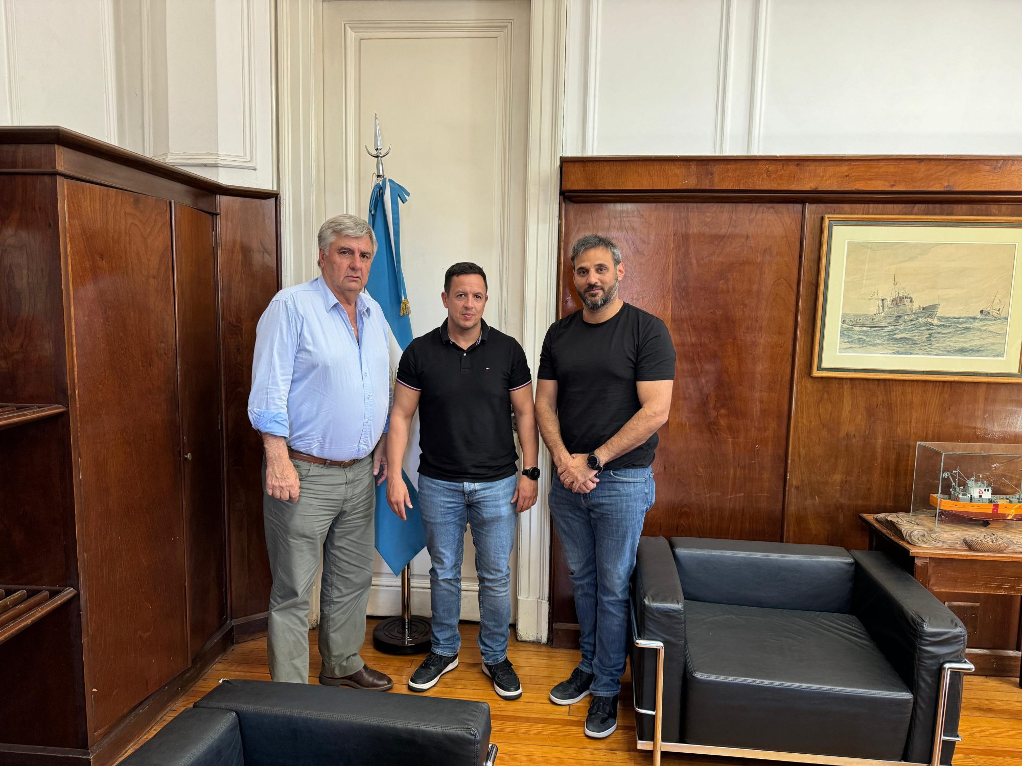 La Flota Amarilla se reunió con López Cazorla para analizar los costos impositivos y la barrera arancelaria europea sobre la anchoíta chubutense