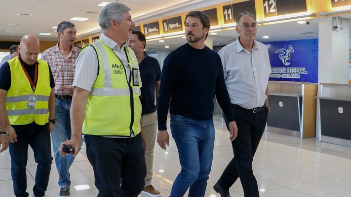 Merino solicitó ante Nación el cambio de categoría del Aeropuerto Zar para que sea internacional