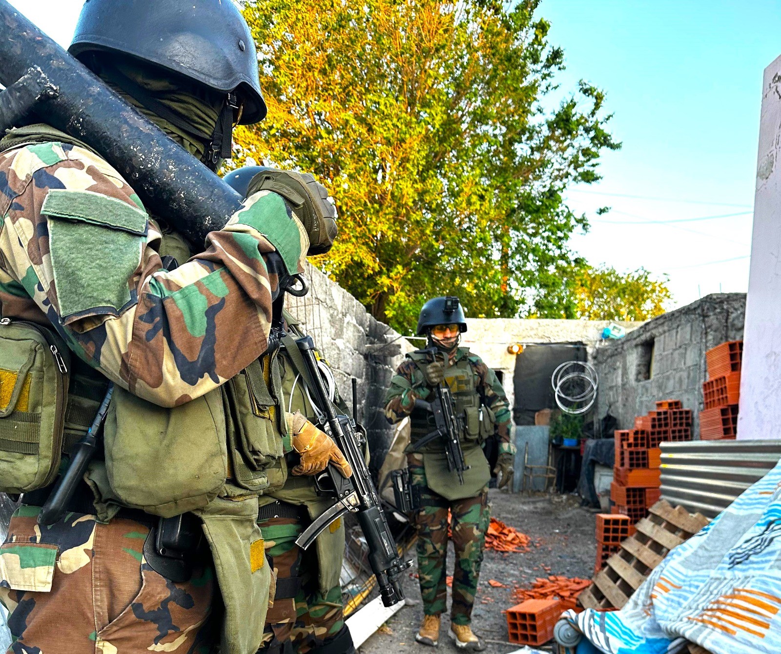 La Policía del Chubut detuvo a cuatro peligrosos delincuentes en Trelew, uno de ellos tenía prisión domiciliaria