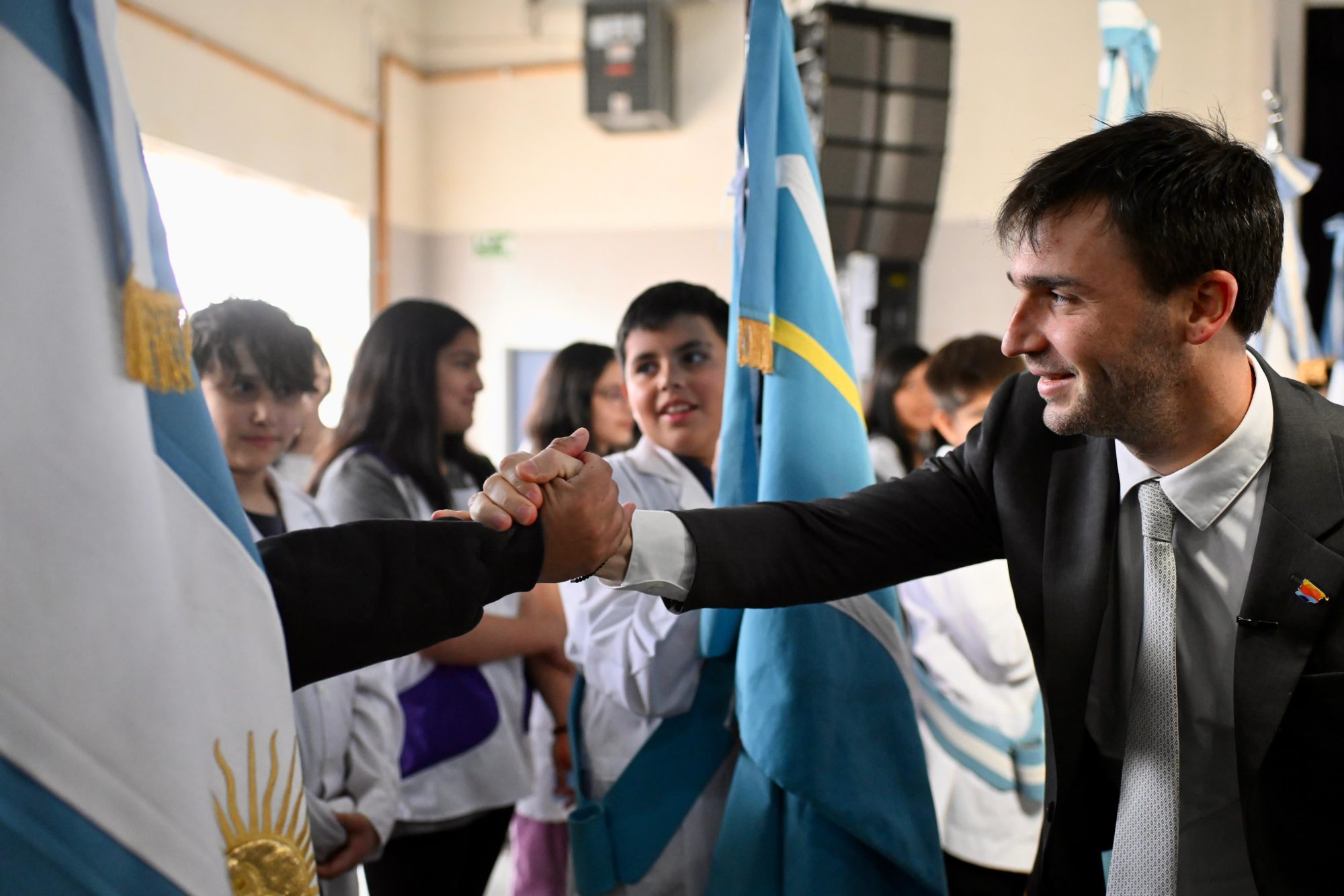 Chubut: El Gobierno aseguró que desde diciembre del año pasado a octubre de este año el salario docente ingresante se incrementó en un 221%