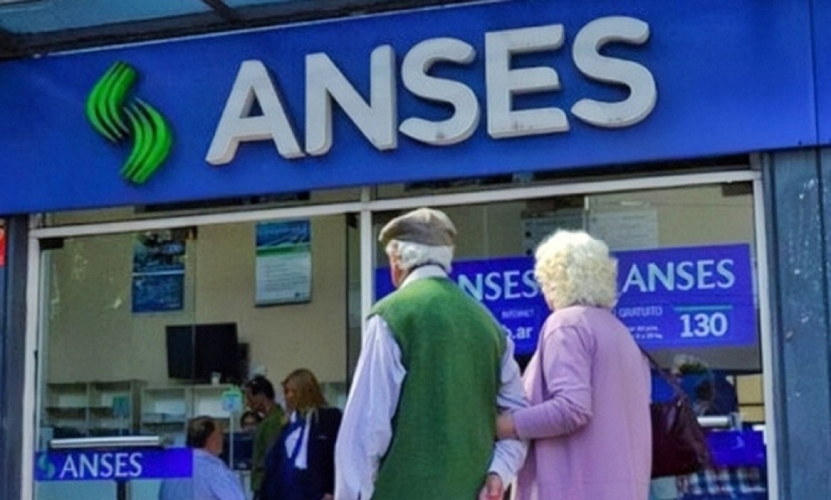 El Gobierno oficializó el bono de $ 70.000 para jubilados de la ANSES