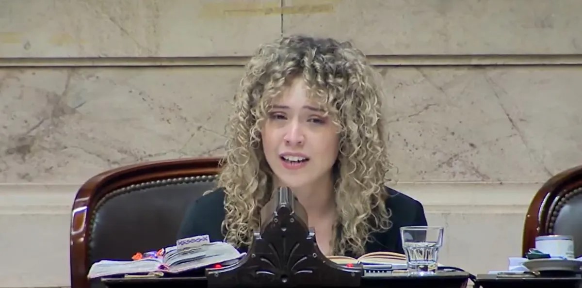 La diputada liberal que echaron meses atrás se largó a llorar después de que no diera quórum en Diputados: “No le debo nada a nadie”