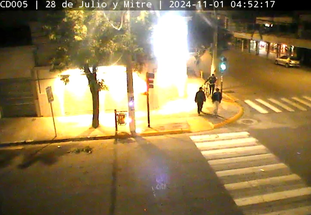 Tres jóvenes fueron procesados por incendiar vehículos en el centro de Puerto Madryn