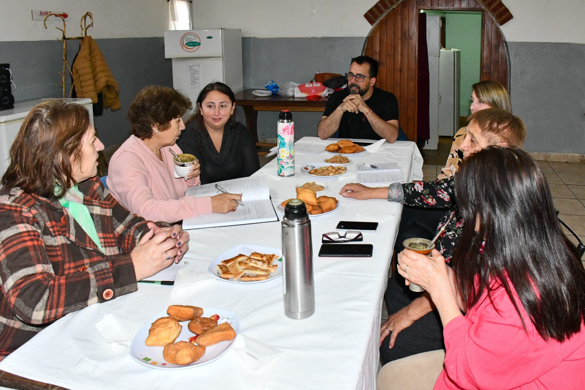Taccetta con representantes de los centros de jubilados de Esquel: “El municipio se va a hacer cargo de los servicios, porque sabemos que están con problemas económicos”