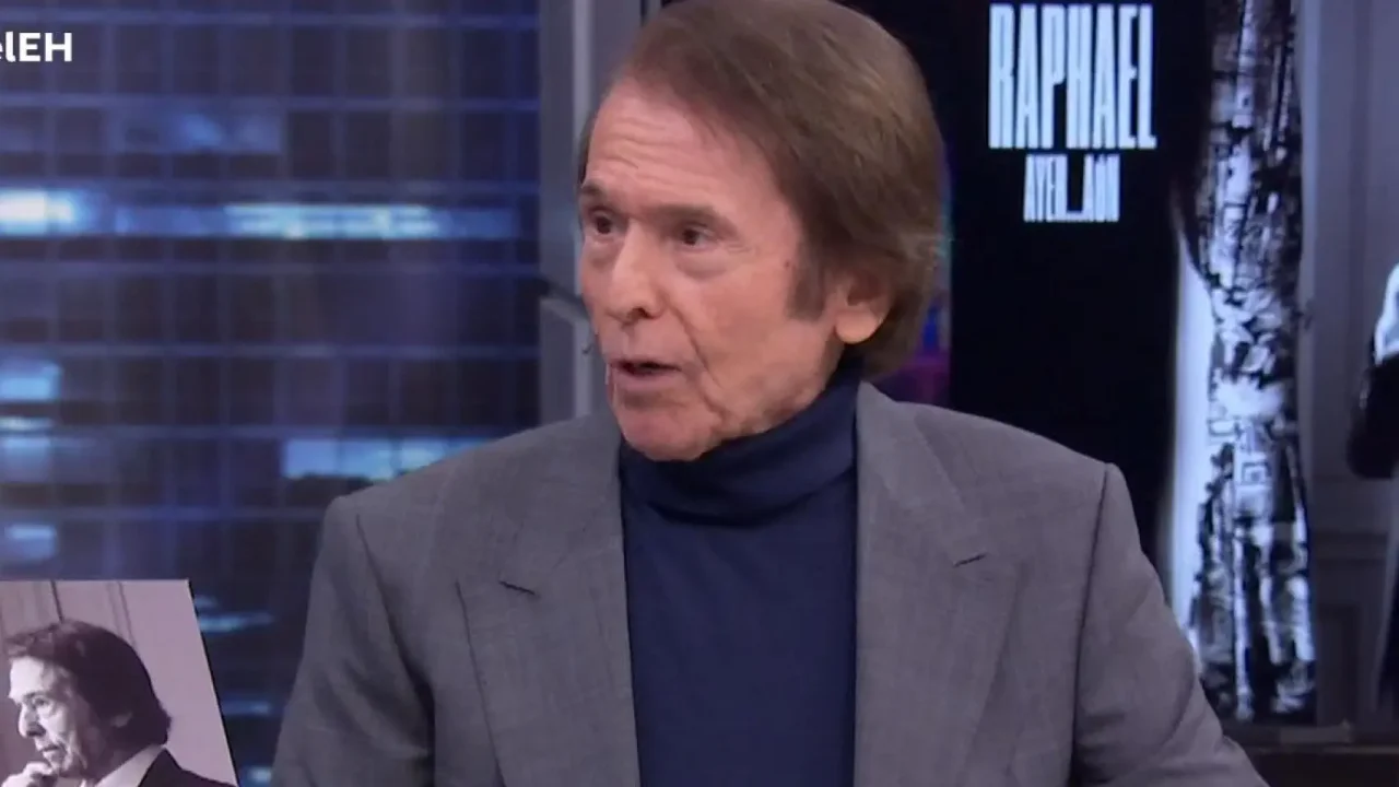 El cantante Raphael fue internado de urgencia tras sufrir un fallo cerebrovascular