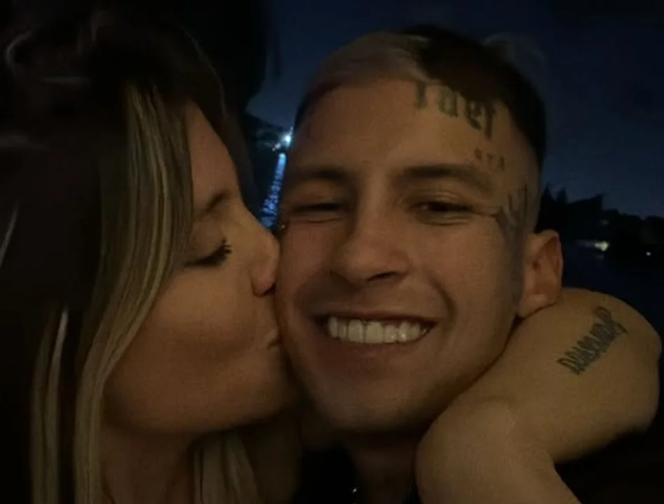 La Navidad romántica de Wanda Nara y L-Gante