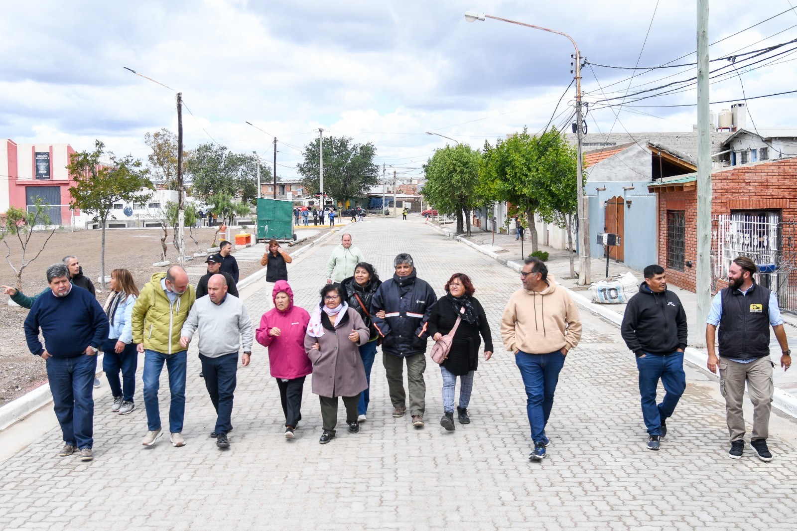 Madryn: Quedó habilitada la calle Berwyn tras su adoquinado
