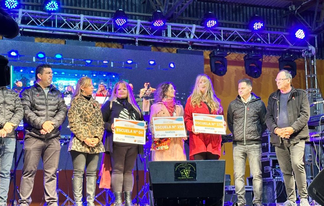 Lotería del Chubut abrió la temporada de verano de Playa Unión con el sorteo del Telebingo Chubutense y el premio de $ 10 millones quedó en Rawson