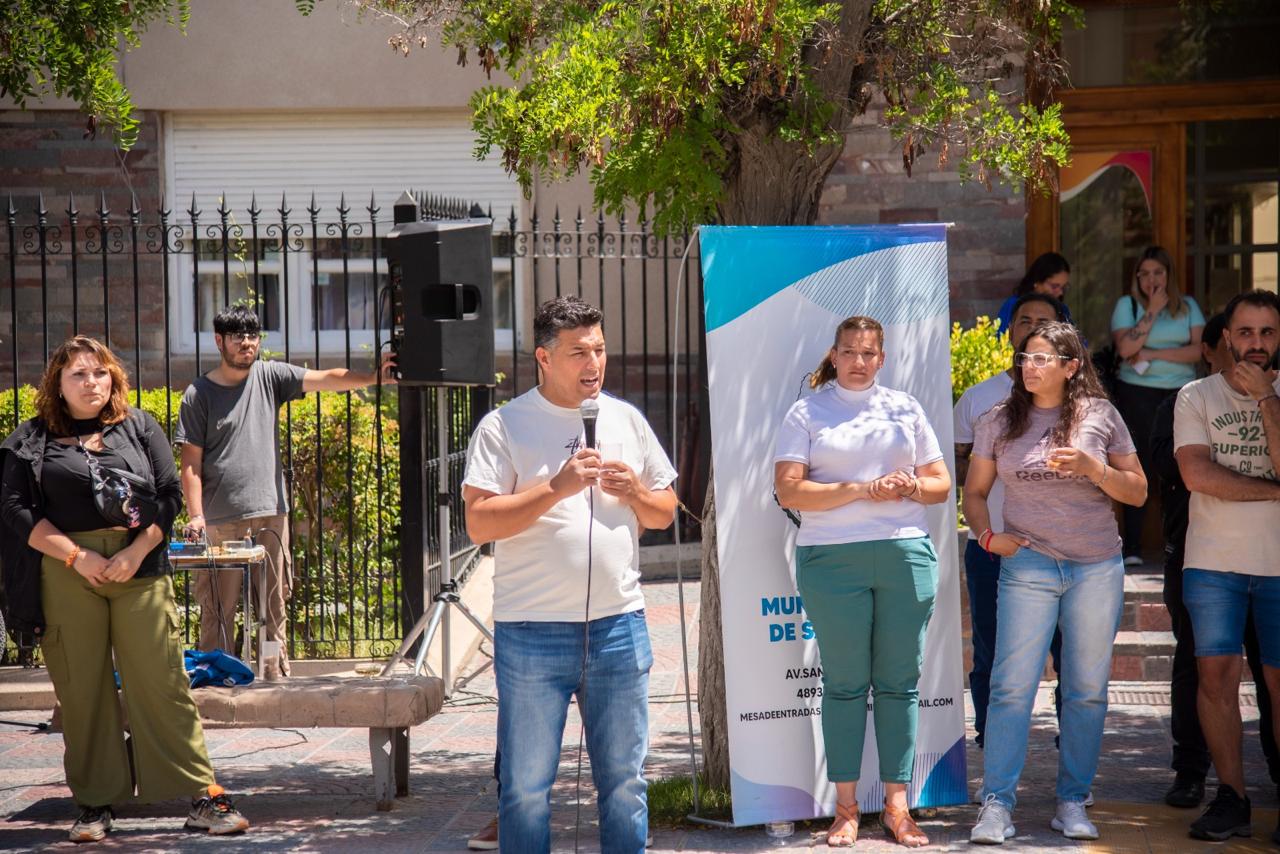 Balochi compartió el tradicional brindis de fin de año con los empleados: anunció el depósito de los haberes y el pago de un bono en enero