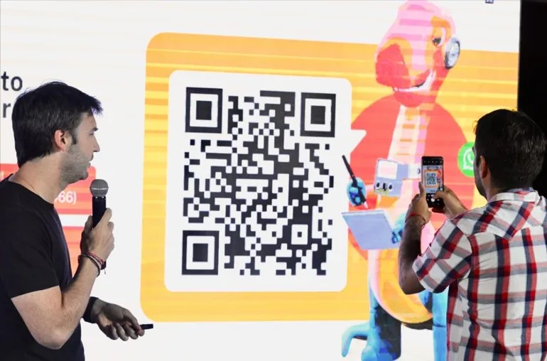 DINO Chubut: Cómo funciona el bot que cuenta con Inteligencia Artificial y que permite realizar todos los trámites desde un mismo lugar