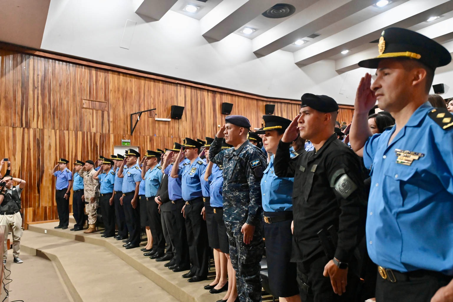 La Policía del Chubut realizó el acto de ascensos de comisarios inspectores, subcomisarios y Oficiales Subinspectores