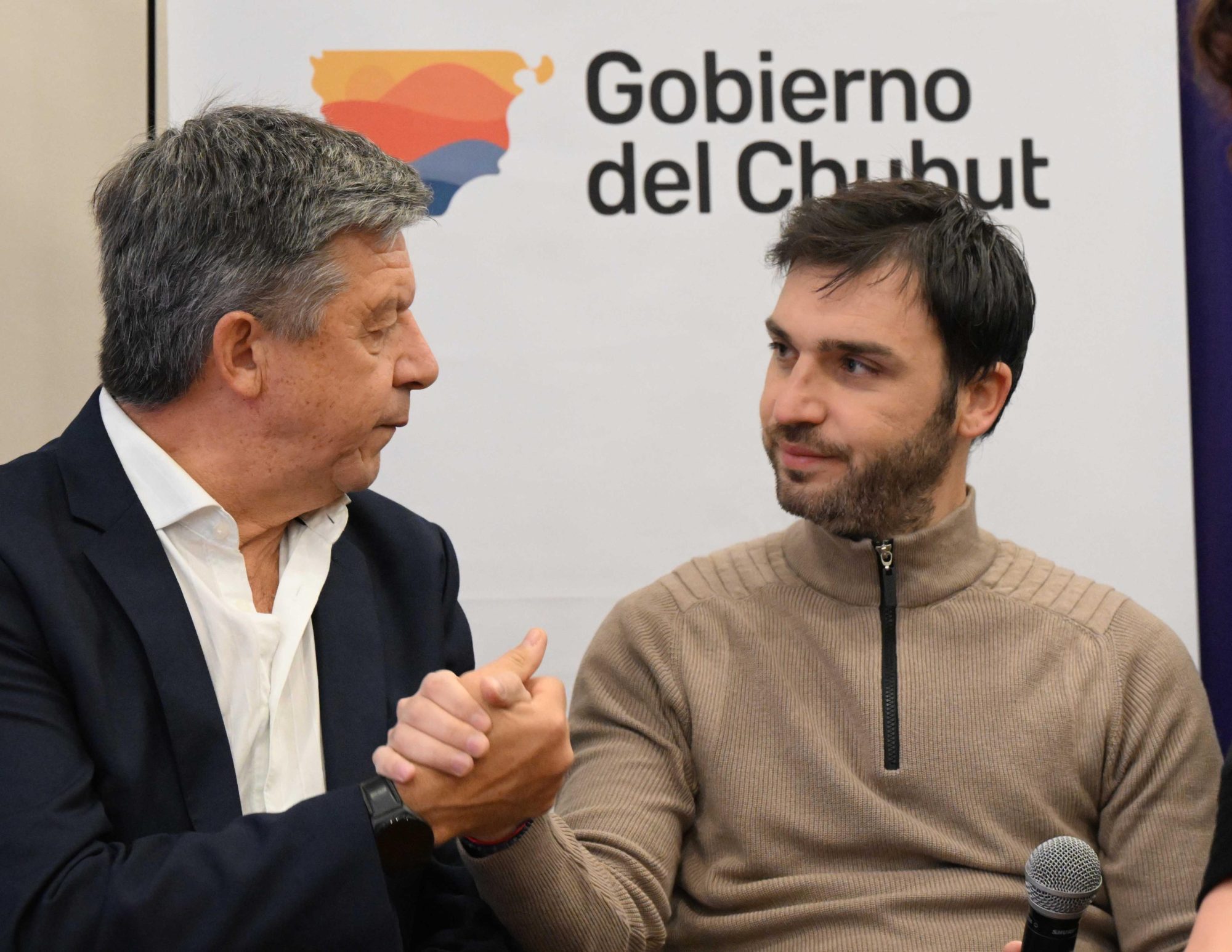 Torres celebró la sanción de la Ley que dispone el inmediato desalojo y restitución de la propiedad usurpada: “El que tome una casa que no es suya, irá preso desde ahora”